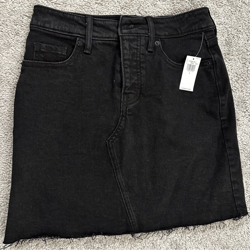 Women’s Old Navy Black Denim Mini Skirt Button Fly w Raw Hem Size 2